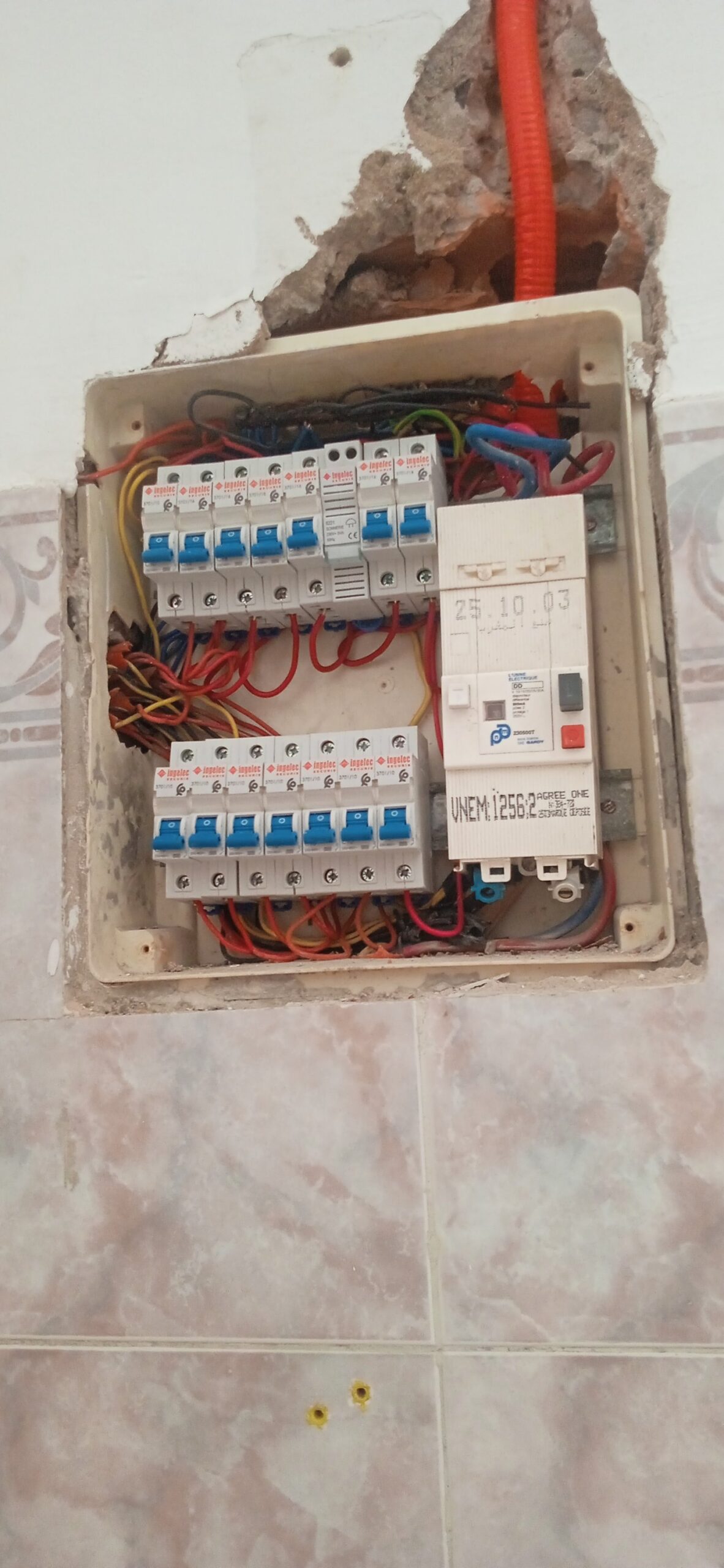 2025/08/1000328739-scaled.jpg اصلاح جميع المشاكل الكهربائيه – Image 1